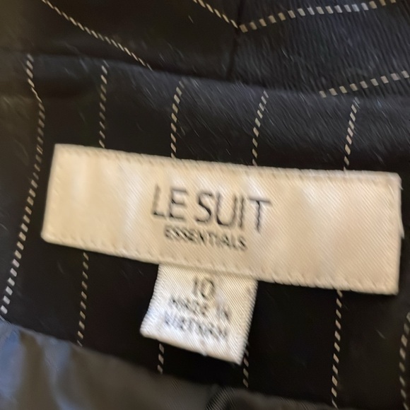 Ladies pants suit - Picture 3 of 5